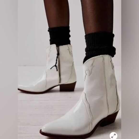 NEW Free People White Frontier Patent Leather Western Boots 9 EUR 39.5 - Picture 4 of 13